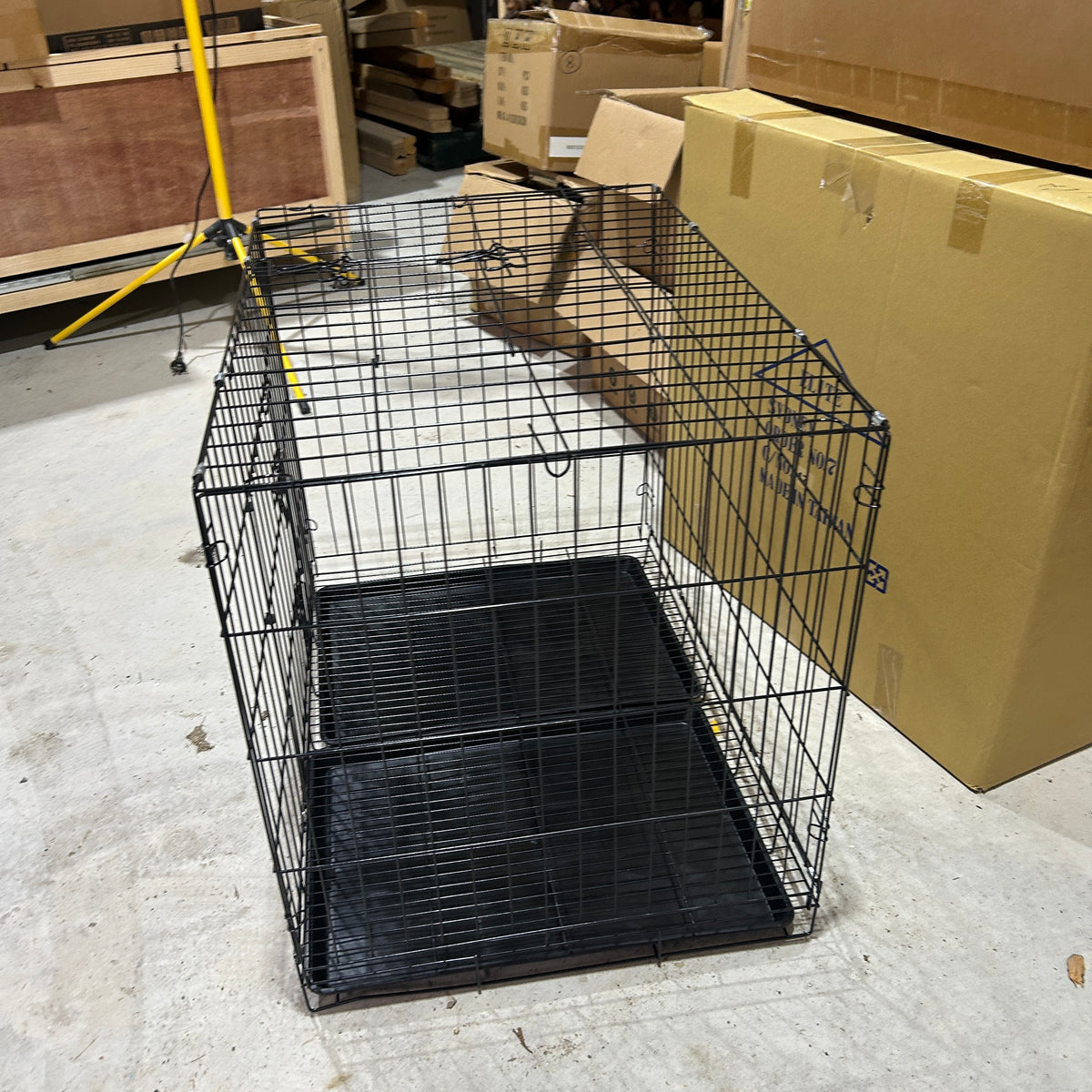 Pet Crate With Tray Clearance