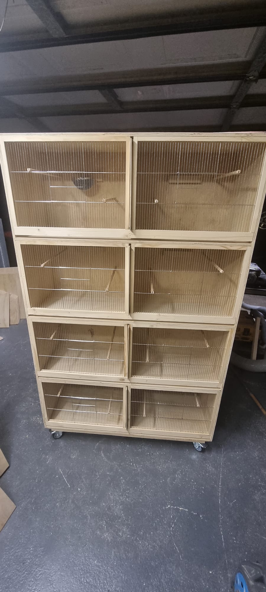 Canary breeding cabinet 4 x double cage