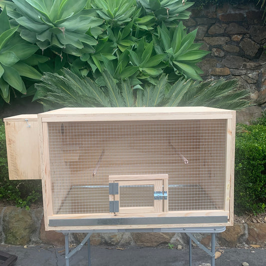 Cockatiel breeding cabinet with external nest box