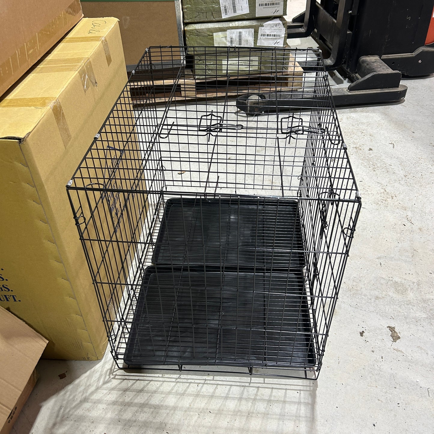 Pet Crate With Tray Clearance