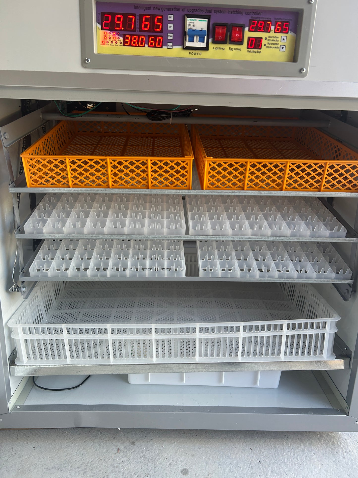 Insulated Cabinet Incubator