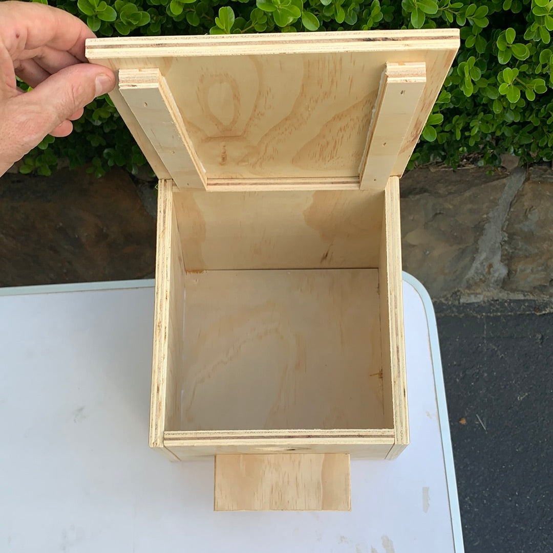 Parrot nest box - small