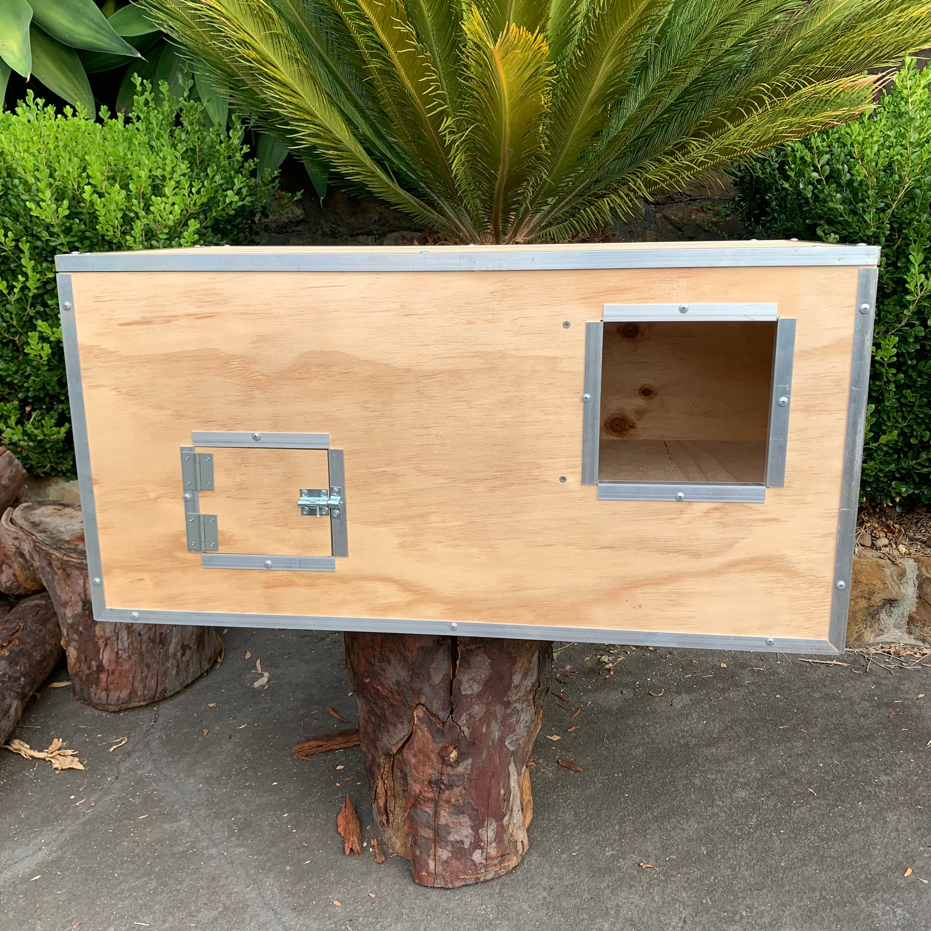Macaw nest box extra large – MrBirdBox