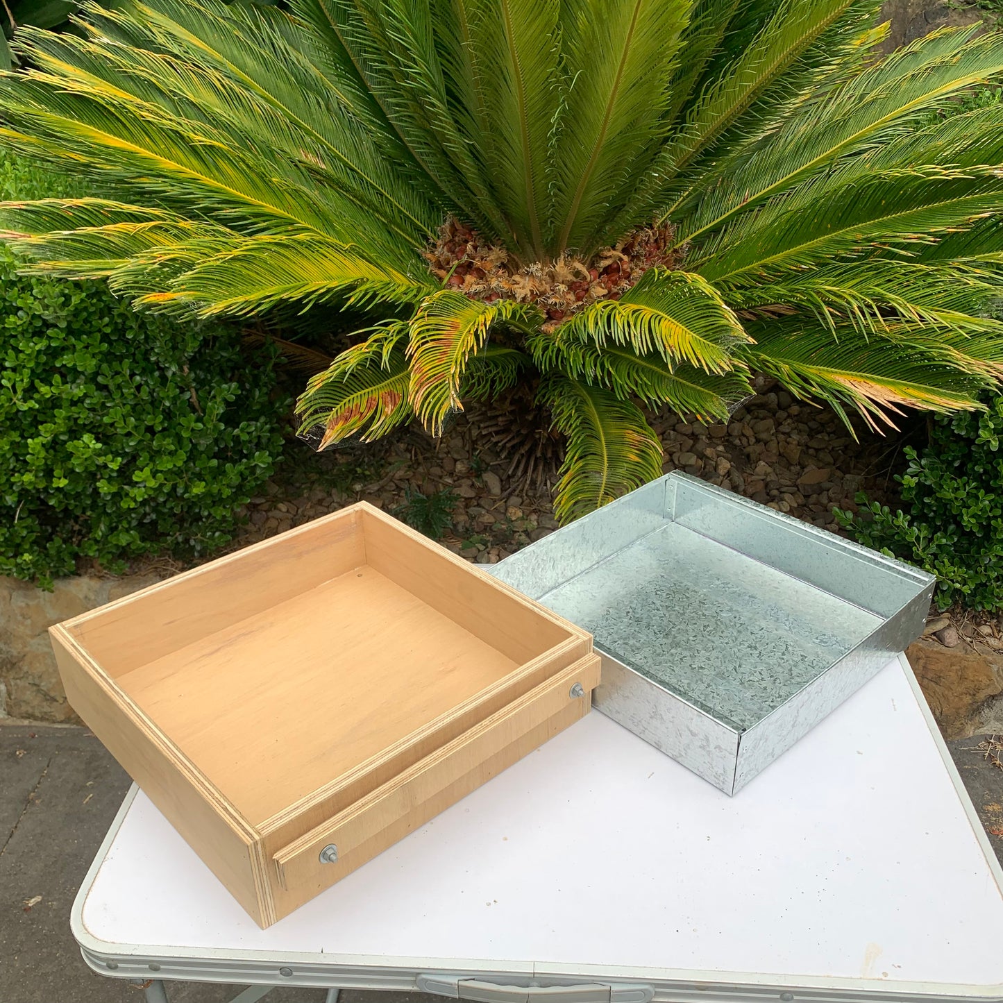 Parrot Feeder Wood with Metal Tray