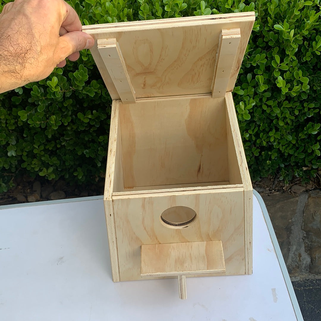 Parrot nest box - small